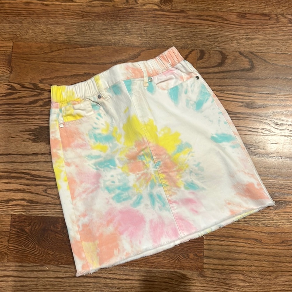 Love fire mini skirt; new never worn; size small